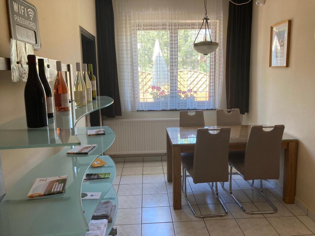 Farkas Vendeghaz Hotel Sopron Exterior photo