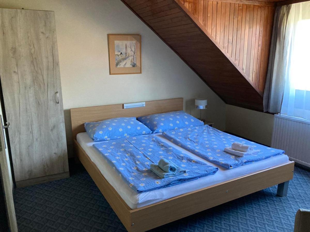 Farkas Vendeghaz Hotel Sopron Exterior photo