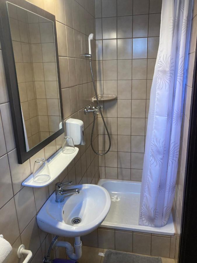 Farkas Vendeghaz Hotel Sopron Exterior photo